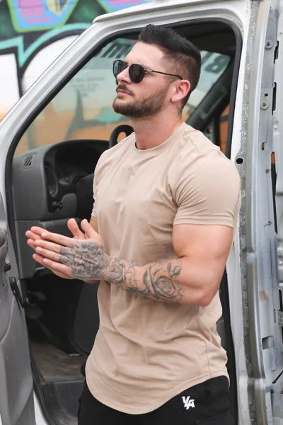 Da Uomo T-Shirt Essential Athletic Fit con Orlo Allungato